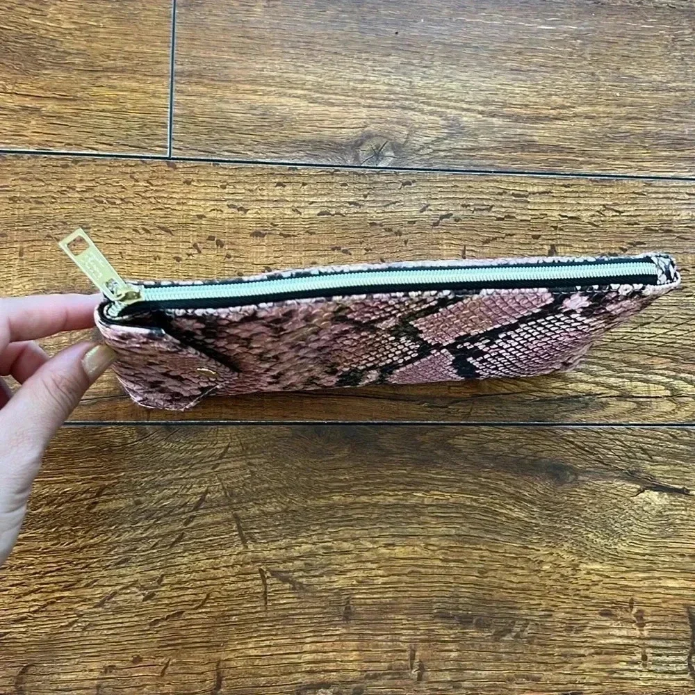 Estée Lauder pouch​